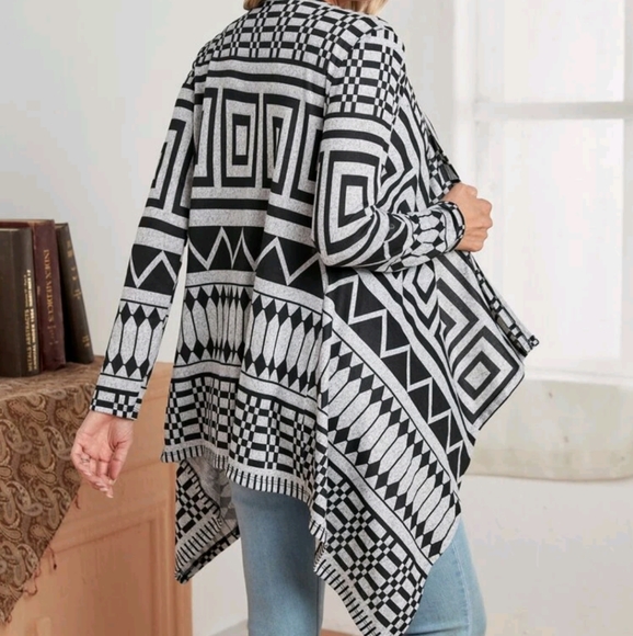 Geometric Cardigan - Picture 2 of 6